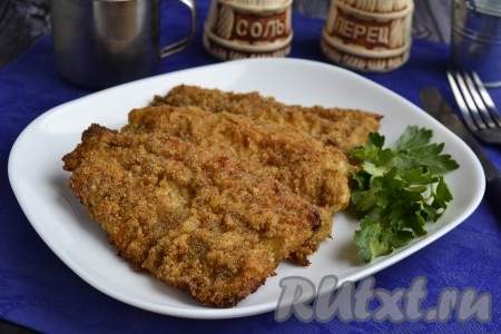 Рыбка полностью приготовится, подсушится, станет хрустящей. Подавать вкуснейшую корюшку, запечённую в духовке, можно и в горячем, и в охлаждённом виде.