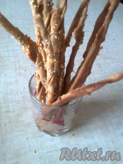 Вот такие замечательные итальянские хлебные палочки "Гриссини", приготовленные без добавления дрожжей, у нас получились.