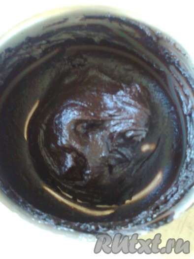 Хорошо перемешать. Шоколадная прослойка готова.

