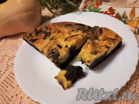 Вкусную ароматную выпечку остудить и подать к чаю или кофе.
