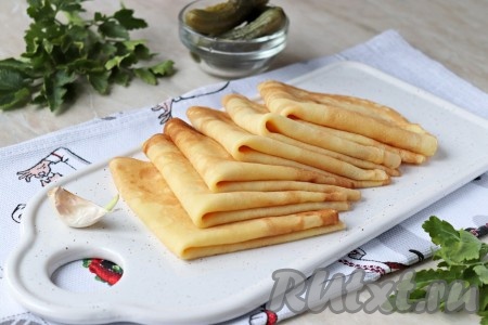 Блины, приготовленные на огуречном рассоле, получаются очень вкусными, нежными и эластичными.
