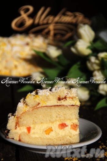 Вот таким торт "Мимоза", приготовленный по этому рецепту, получается в разрезе. Этот нежный, вкусный, влажный тортик понравится многим, попробуйте!
