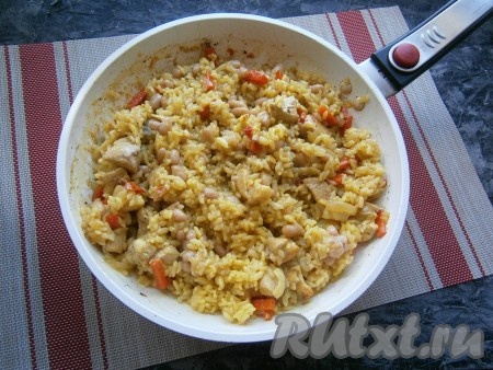 Блюдо хорошо перемешать и прогреть на небольшом огне минут 5.
