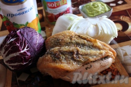 Ингредиенты для салата с курицей и красной фасолью