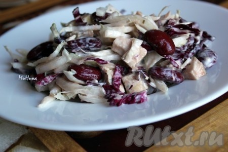 Рецепт салата с курицей и фасолью