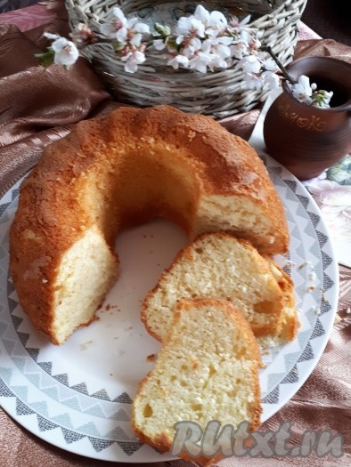 Кекс на горячем молоке