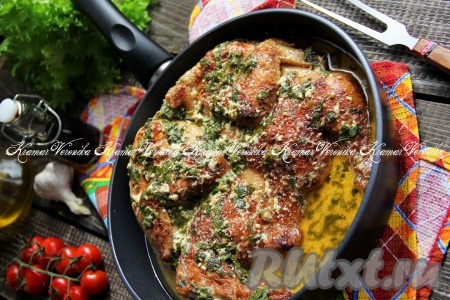 Чкмерули из курицы в сливочном соусе на сковороде