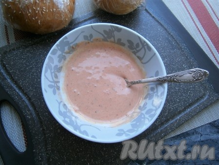 Тщательно перемешать получившийся соус.
