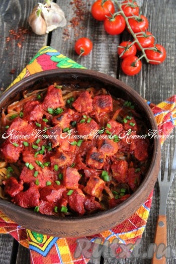 Капуста, тушёная с мясом в духовке