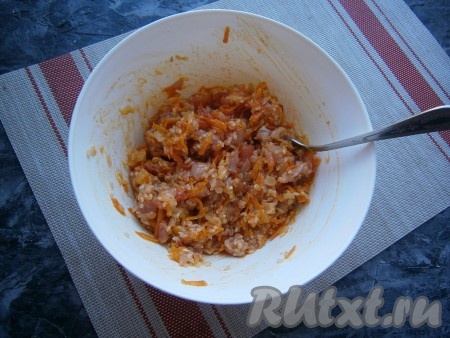 Тщательно перемешать и начинка для фарширования перцев готова.
