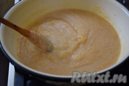 Выключаем огонь и даём повидлу из айвы настояться, примерно, 1,5-2 часа.
