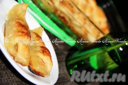 Слойки со спрайтом и яблоком