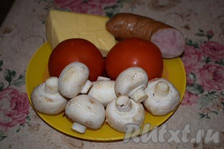 Пока подходит тесто, подготовим начинку для нашей пиццы.