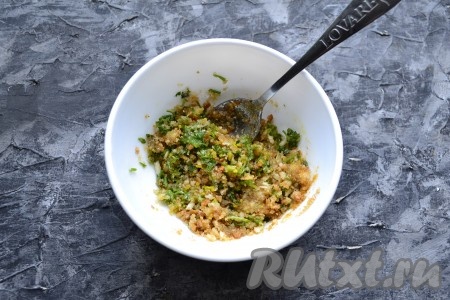 Тщательно перемешать и заправка для супа готова.
