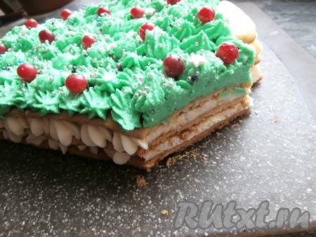 Необычайно красивый, яркий и очень вкусный медовый торт "Ёлочка" можно подавать к новогоднему столу!