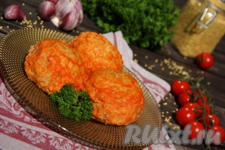 Вот такие аппетитные тефтели у нас получились. Обязательно попробуйте это блюдо, тефтельки, в состав которых вместо риса добавлено пшено, получаются вкусными, нежными. К столу их подаём с гарниром, поливая соусом, в котором они готовились.