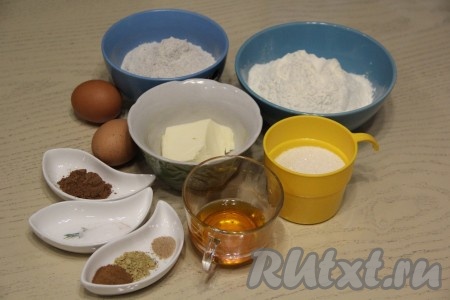 Подготовить продукты для замешивания теста для приготовления имбирных пряников с ржаной мукой.