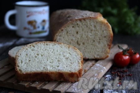 Вот с такой тонкой корочкой и достаточно пористым мякишем получается ремесленный хлеб в разрезе. Он очень прост в приготовлении и не требует больших затрат, а получается отличным!