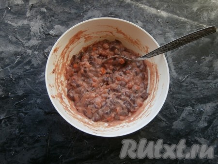 Хорошо перемешать печёночно-овощную массу.
