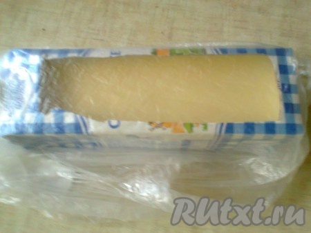 Накрыть плёнкой (или пакетом) и убрать в холодильник до застывания (ориентировочно на 7-8 часов или на ночь).
