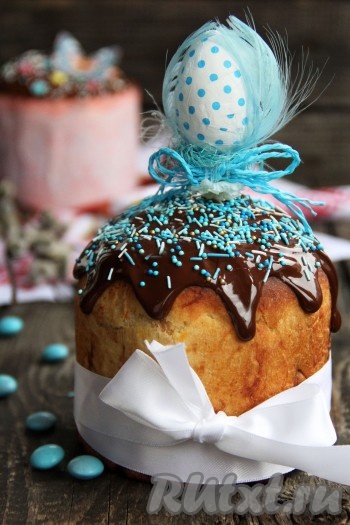 У меня получилось 4 очень вкусных и нежных мраморных кулича.
