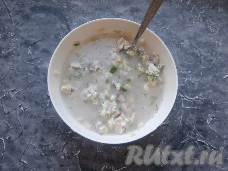 Влить охлаждённую очищенную воду.