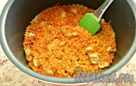 Отключить режим «Жарка». Мультиварку закрыть крышкой, установить программу «Тушение», время готовки - 40 минут.