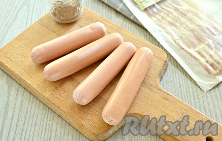 С сосисок снять слюду.  