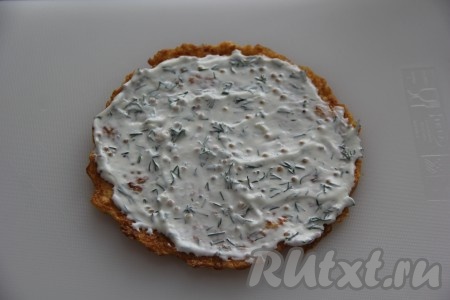 Смазать каждый бризоль соусом.

