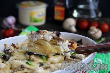 Запеките гнёзда из макарон с курицей и грибами - это просто, сытно и очень вкусно!