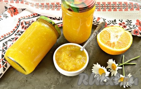 Выход кабачкового варенья с апельсинами из предложенного количества ингредиентов - 1100-1200 мл.