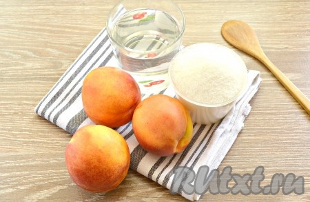 Крупные, крепкие нектарины вымыть. Банку тщательно вымыть с использованием соды, а затем простерилизовать любым удобным способом (например, в микроволновке, над паром и т.д.), крышку прокипятить в воде в течение минут 3 с начала закипания воды. Вскипятить в кастрюле 200 мл воды.