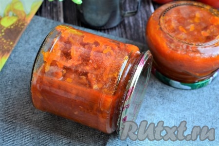 Аджика из болгарского перца с помидорами и морковью на зиму 