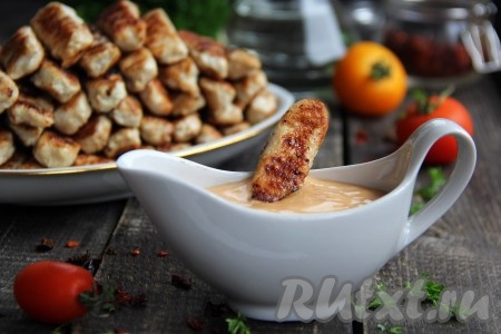 Куриные палочки из фарша на сковороде