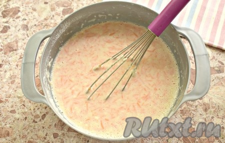 Вот такое морковное тесто для блинов получилось.