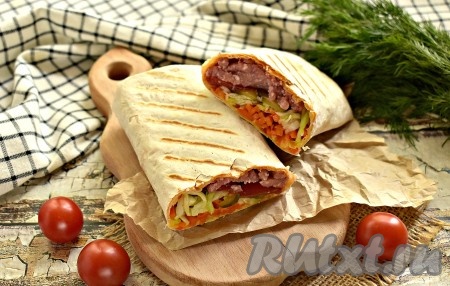Шаурма с колбасой и сыром в лаваше в домашних условиях