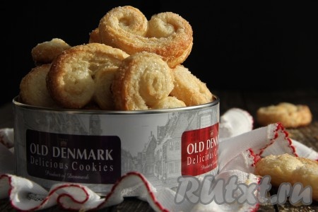 Завитушки из слоёного теста с сахаром