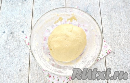 Песочное тесто должно получиться мягким и гладким.