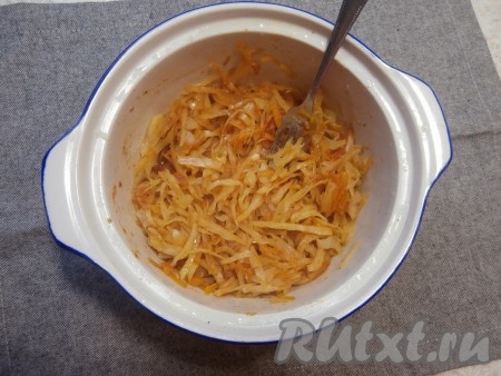 Снова отправить кастрюльку, накрыв крышкой, в микроволновку на 5 минут при той же мощности.