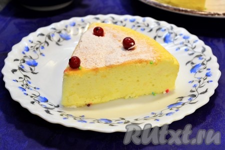 Попробуйте, этот творожный бисквит потрясающий!