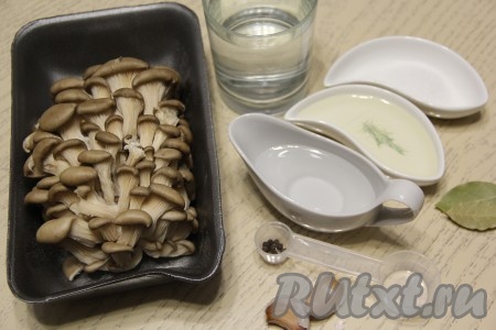 Подготовить продукты для быстрого приготовления очень вкусных маринованных вешенок.