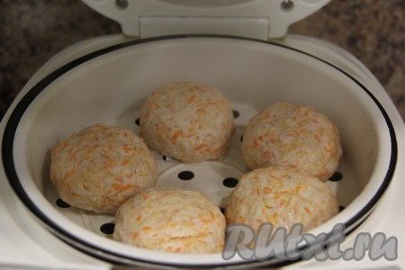 Вот такие красивые и пышные паровые куриные котлеты получились. 