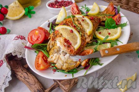Не забудьте при подаче полить рыбу соком, образовавшимся в процессе запекания.