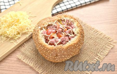 Начинку выкладываем в булочку.