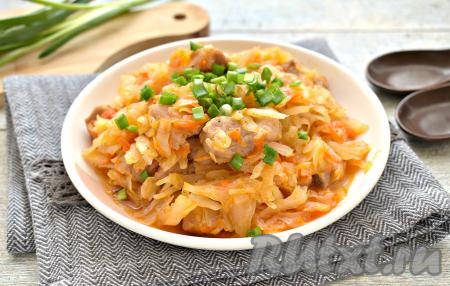 Капуста, тушёная со свиной грудинкой