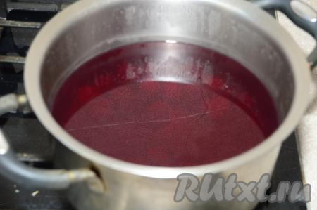 Снимаем с огня, даём полностью остыть и настояться под крышкой. Перед подачей напиток можно процедить.