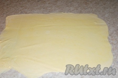 Смазать оливковым маслом.