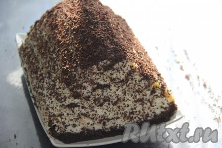 Вот такой красивый и вкусный блинный торт получился. Нарезать на кусочки и подать к столу.