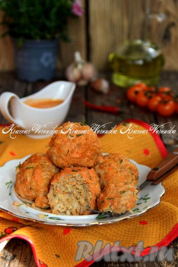 Тефтели, приготовленные в томатно-сметанном соусе в мультиварке, получились очень вкусным, пропаренными, попробуйте!