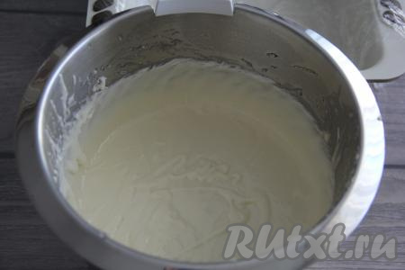 Масса получится блестящей, не густой, однородной.